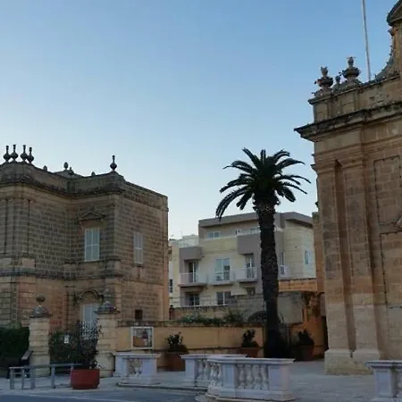 Belvedere Airport Konukevi *