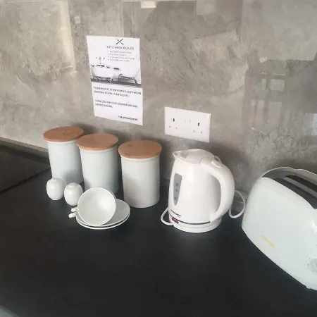 Belvedere Airport Guest house *